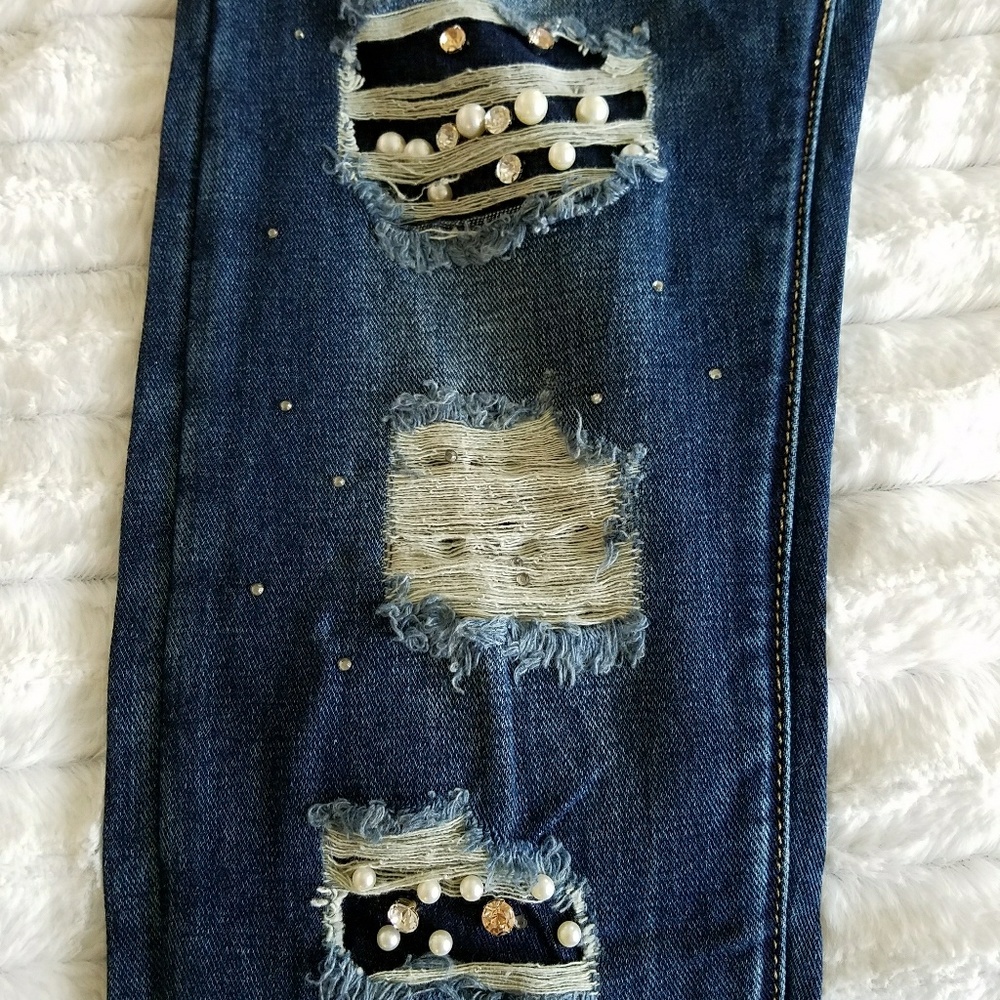 LAST 1! Pearl & rhinestone distressed jeans - sz.8 - Picture 5 of 7